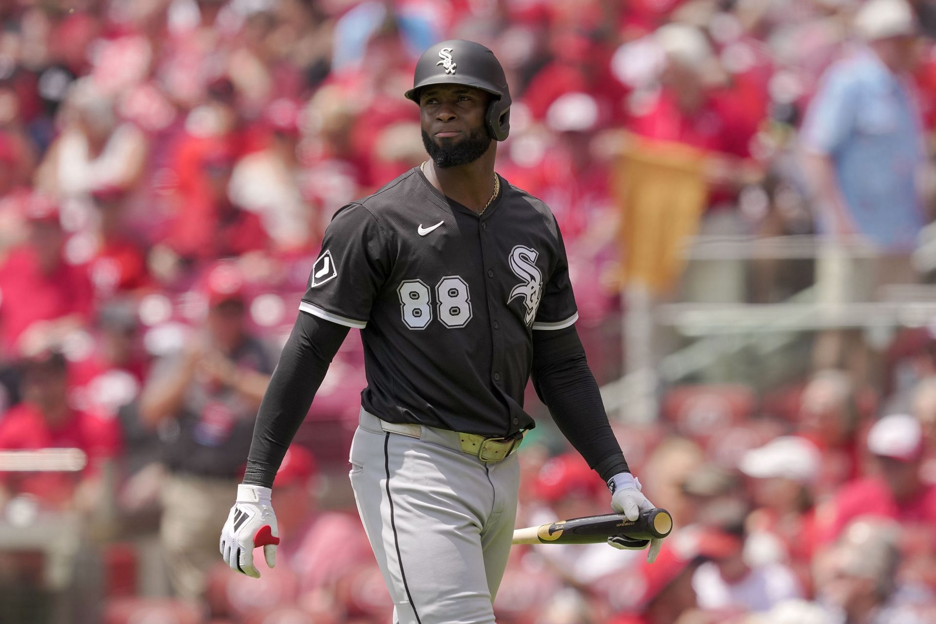 Luis Robert Jr. Contract